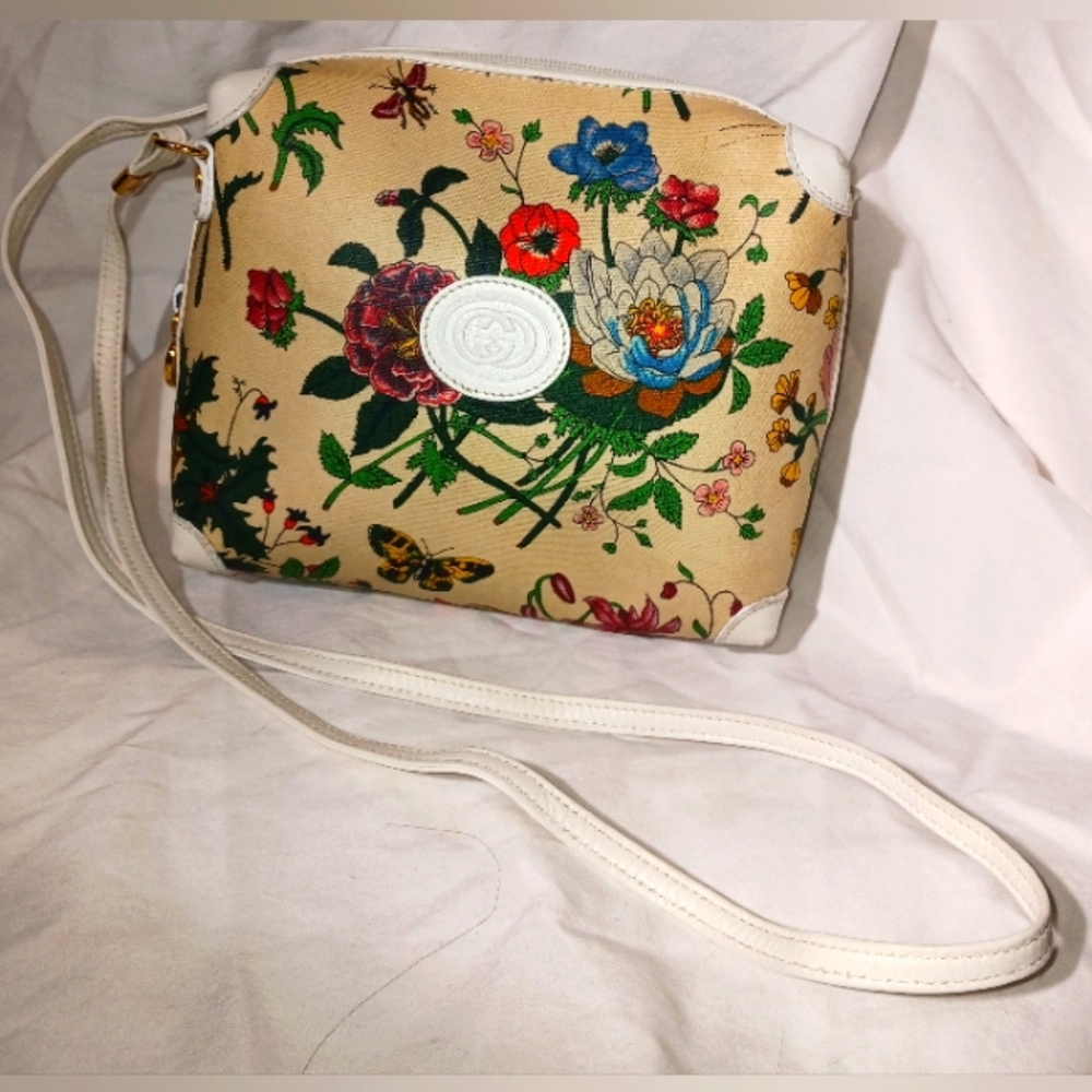 Authentic Vintage Gucci Flora Shoulder Bag